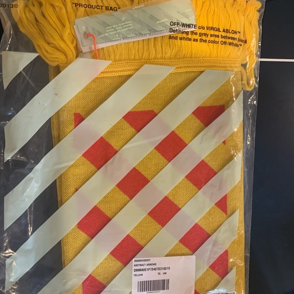 Off White Scarf - Picture 2 of 2